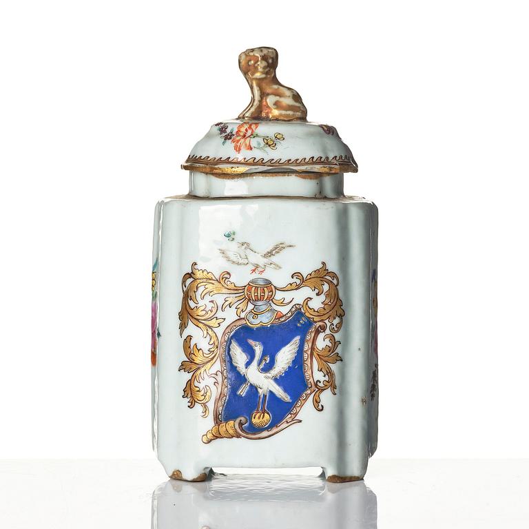 A famille rose armorial tea caddy with cover, Qing dynasty, Qianlong (1736-95).