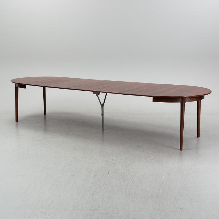 Matgrupp med bord samt 8 stolar bla, "Darby", Torbjørn Afdal, Nesjestranda møbelfabrikk, Norge, 1960-tal.