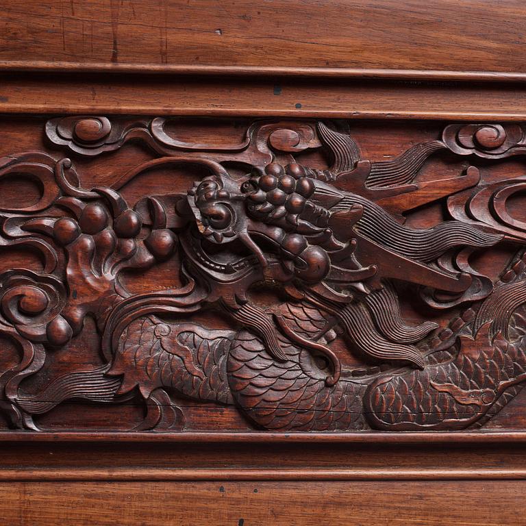 A large Imperial Hongmu compound cabinet, Qing dynasty, 19th century.
