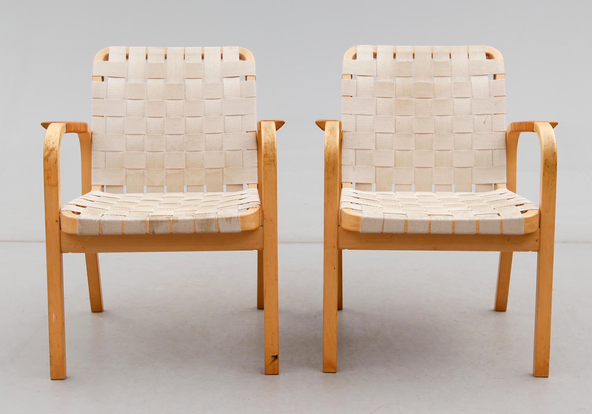 KARMSTOLAR, 1 par, modell 45, Alvar Aalto, Artek, 1900-talets andra hälft.