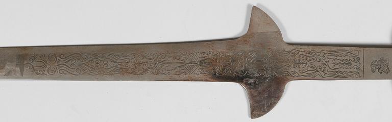 SVÄRD, fäste av mässing, stålblad, 1900-tal.