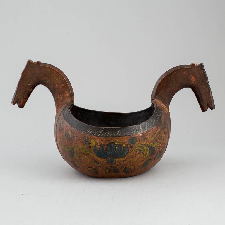 An 18th/19th century wooden ale cup bowl, Norway.