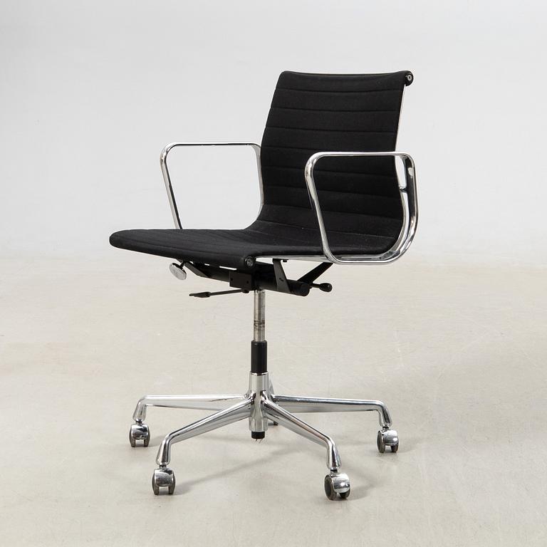 Charles & Ray Eames, office chair "EA 108" for Vitra.