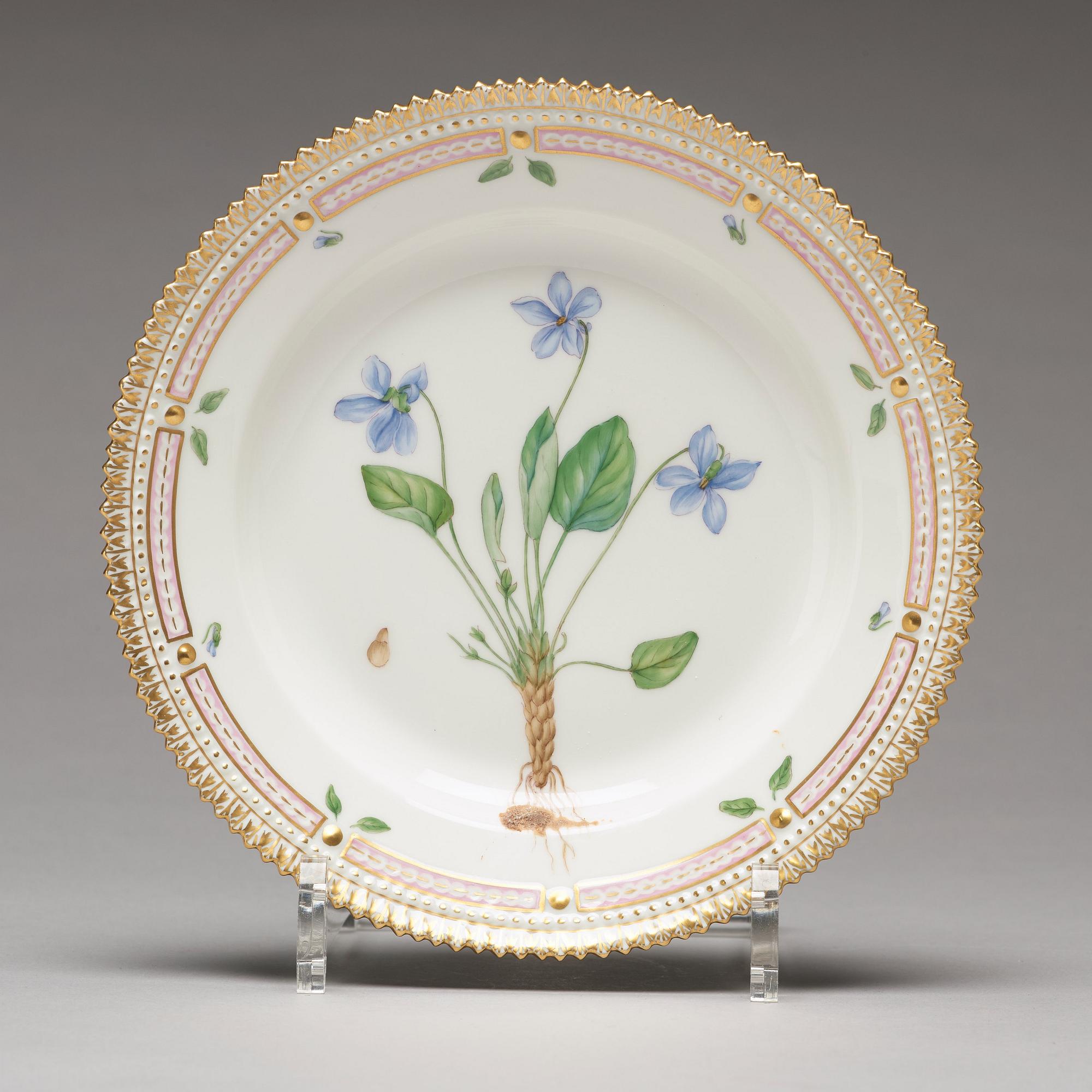 A set of six Royal Copenhagen, 'Flora Danica' dishes, Denmark, 20th Century.