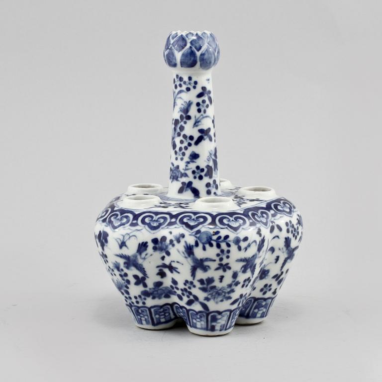 TULPANVAS, porslin, Kina, 1800-tal.