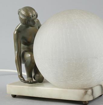 BORDSLAMPA, 1900-talets första hälft.