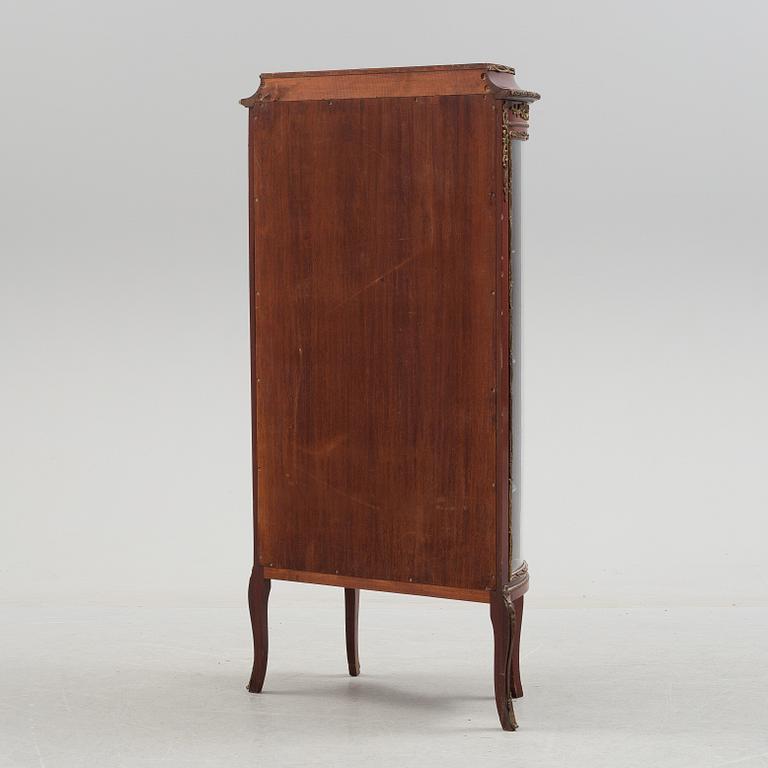 A Louis XV style cabinet, first half of the 20th century.