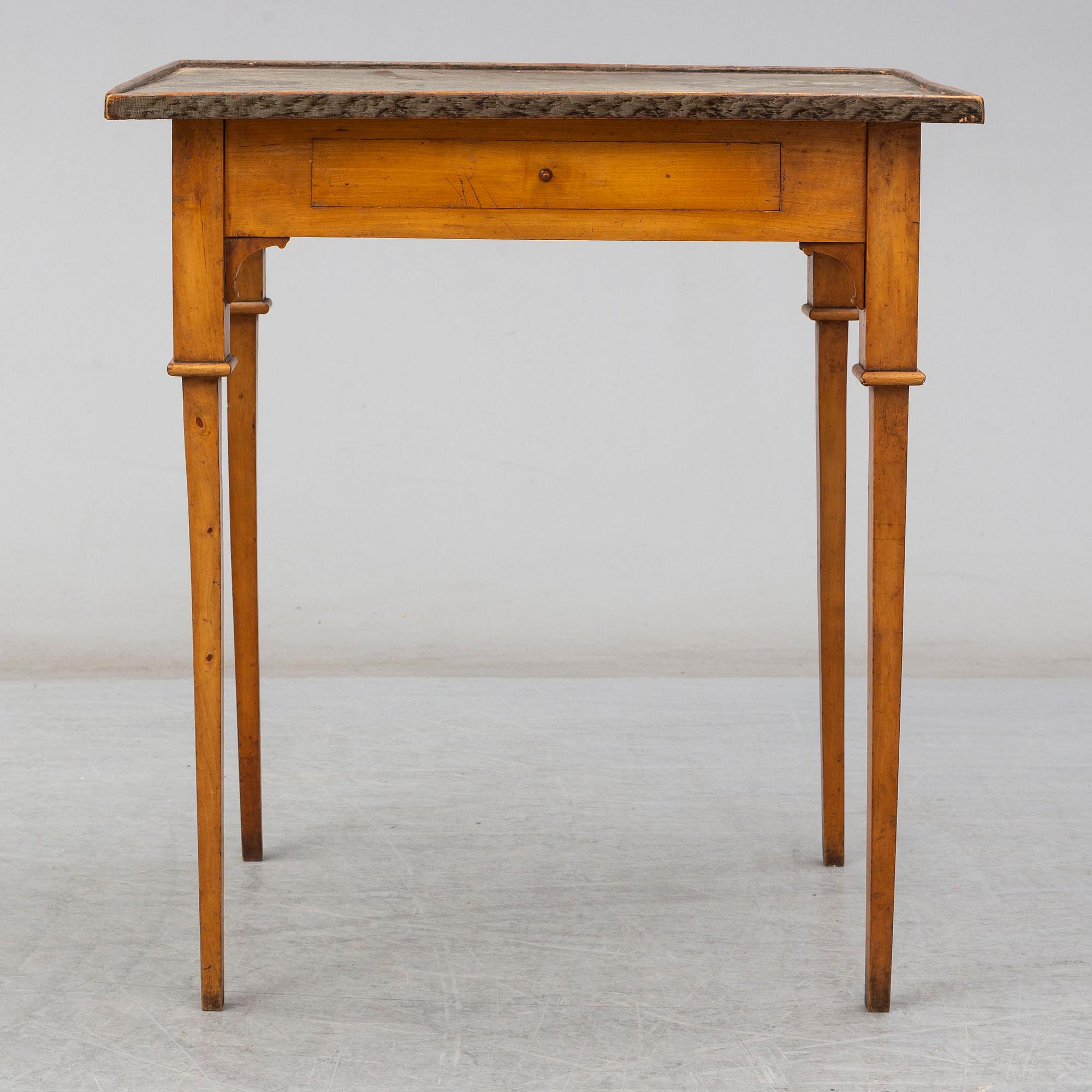 A Swedish late gustavian table. First half of the 19th century.