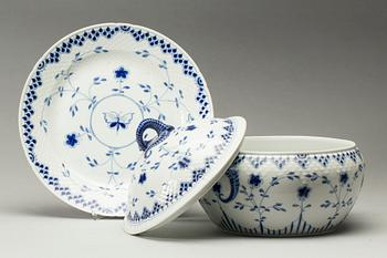 TERRIN, porslin, Musselmalet, Bing & Grøndahl, Danmark, 1900-talets andra hälft.