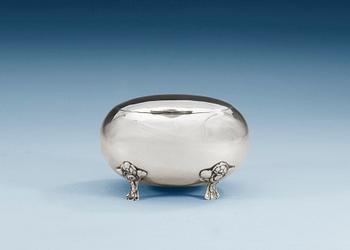 534. A RUSSIAN SILVER SUGER-BOX,