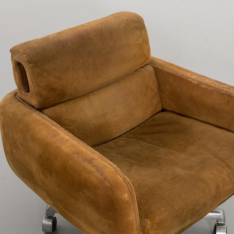 A pair of Doerner Faultless 1970's loungechairs.
