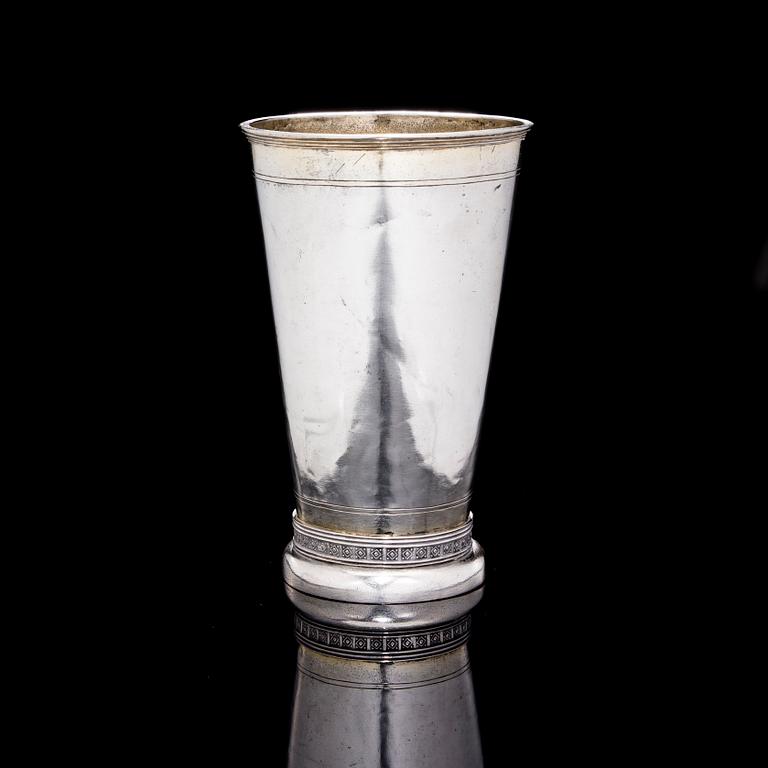 A RUSSIAN BEAKER, silver, Moscow 1732. РУССКИЙ КУБОК. Unknown goldsmith, active 1717-1734.