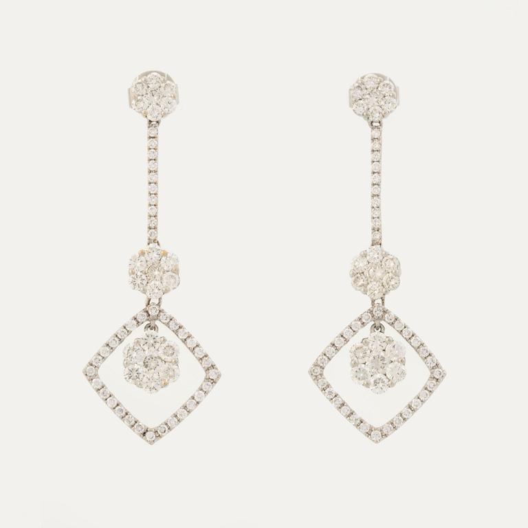 Brilliant cut diamond earrrings, total ca 2 ct.