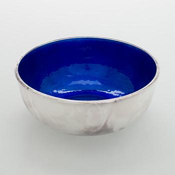 A. Tillander, skål, sterlingsilver och emalj, Åbo 2005.
