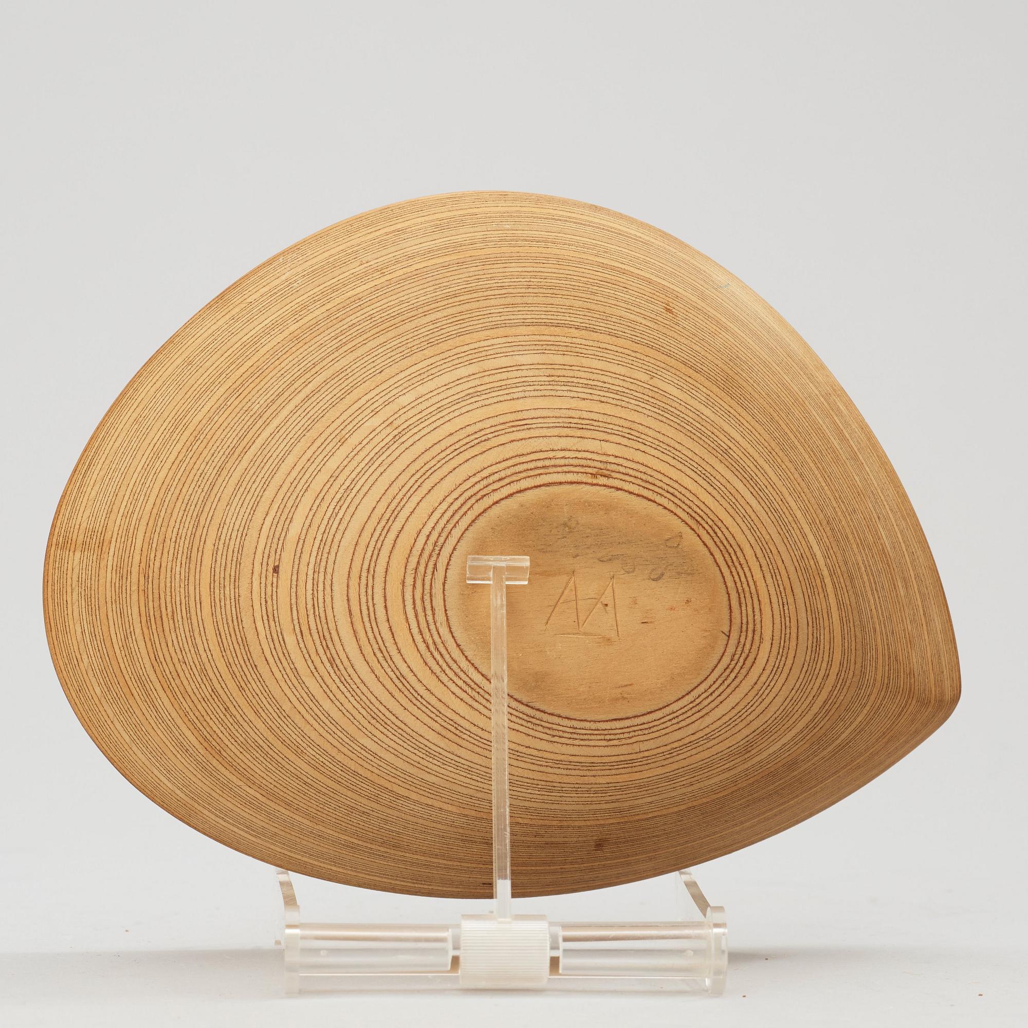 A Tapio Wirkkala aeroplan veneer dish, Finland 1950's.