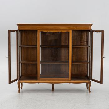 Display cabinet, Rococo style, first half of the 20th century.