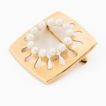 Brooch, 14K gold with cultured pearls, E. Granit Finland 1967.