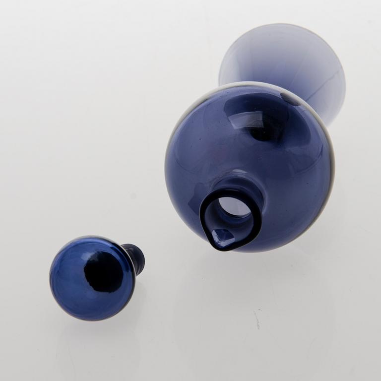 TAMARA ALADIN, A glass oil decanter, model 1760, X-series, Riihimäen Lasi, 1961-64.