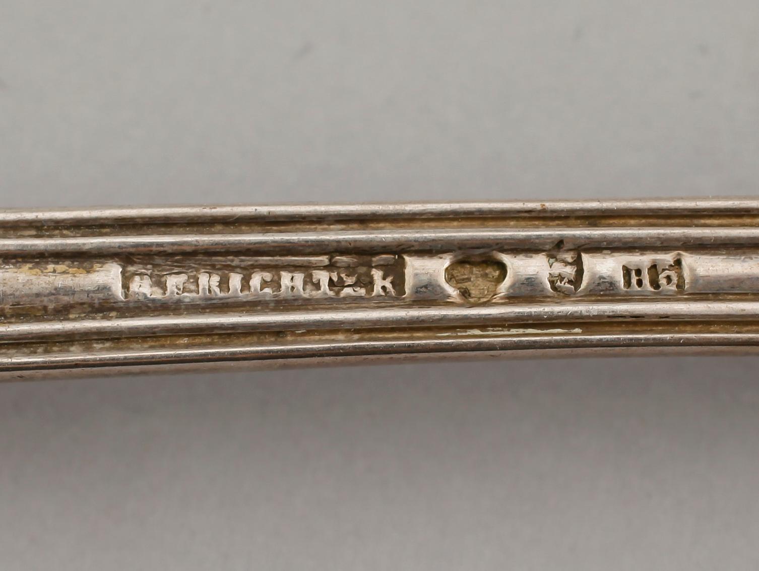 BORDSGAFFLAR, 7 st, snarlika, silver, bl a Möllenborg, 1800-talets andra hälft. Vikt ca 500 gram.
