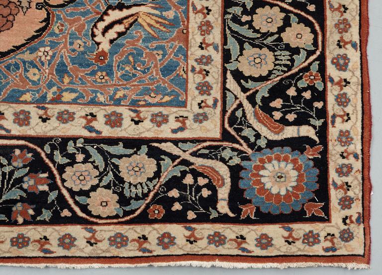 ANTIQUE TABRIZ.