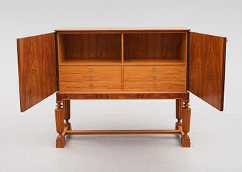 SKÅP, art déco, Erik Matsson, Mjölby Intarsia, 1900-talets andra hälft.