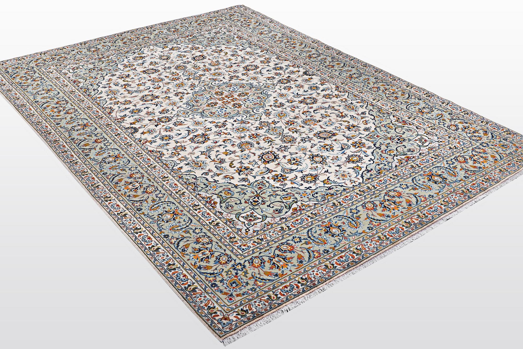 A carpet, Kashan 356 x 240 cm.
