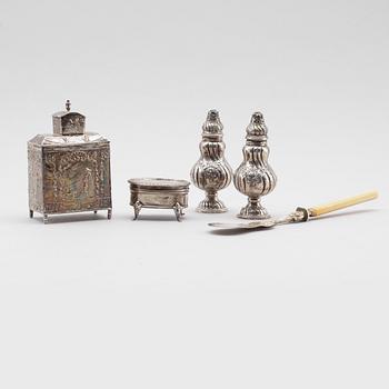 SILVERFÖREMÅL, 5 delar, 1800-/1900-tal. Vikt ca 281 gram.