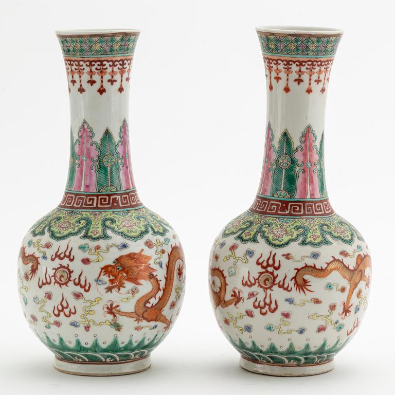 A pair of Chinese porcelain 'dragon' vases, presumably first half of the 20th Century.