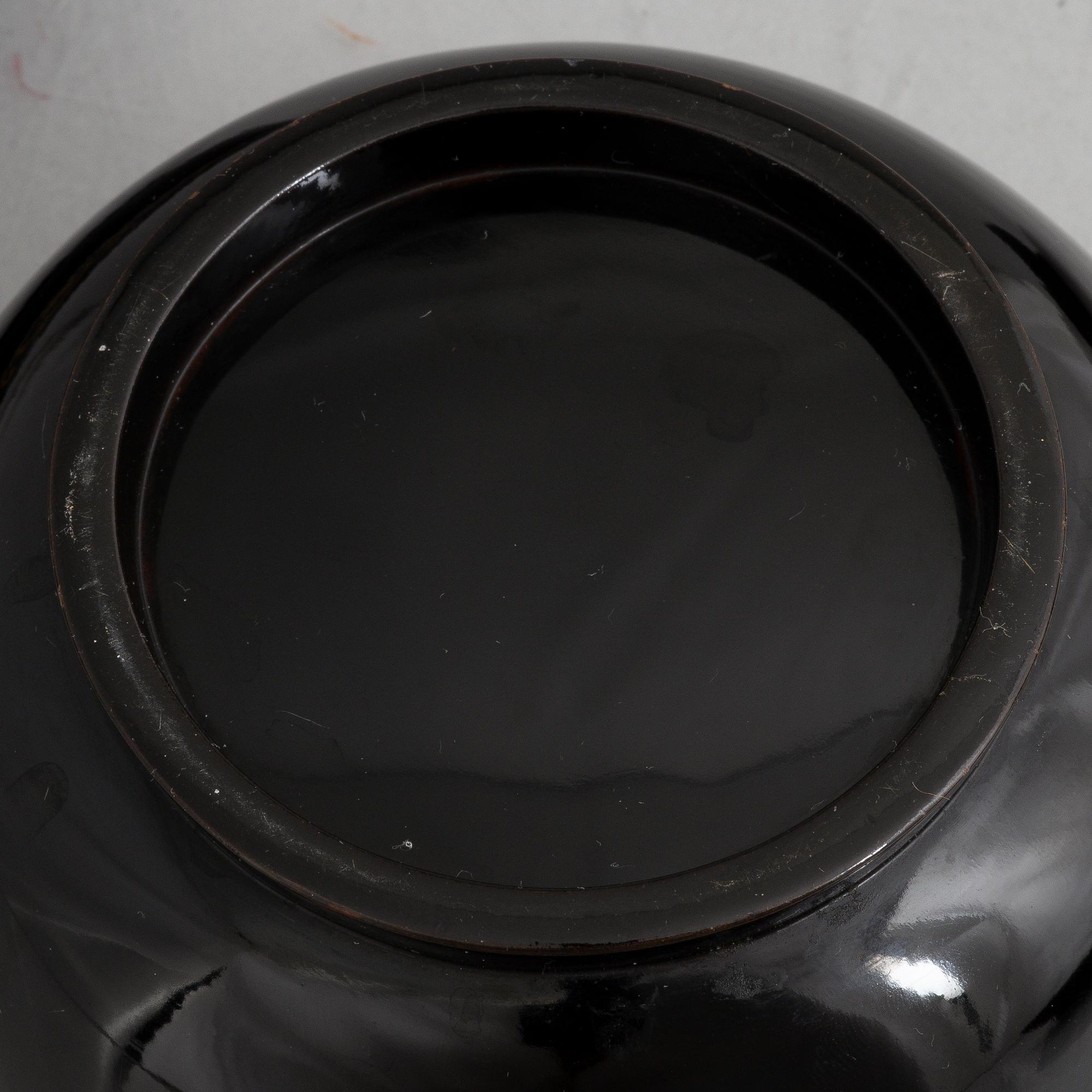 A set of six Japanese lacquer bowls with covers, 20th century.