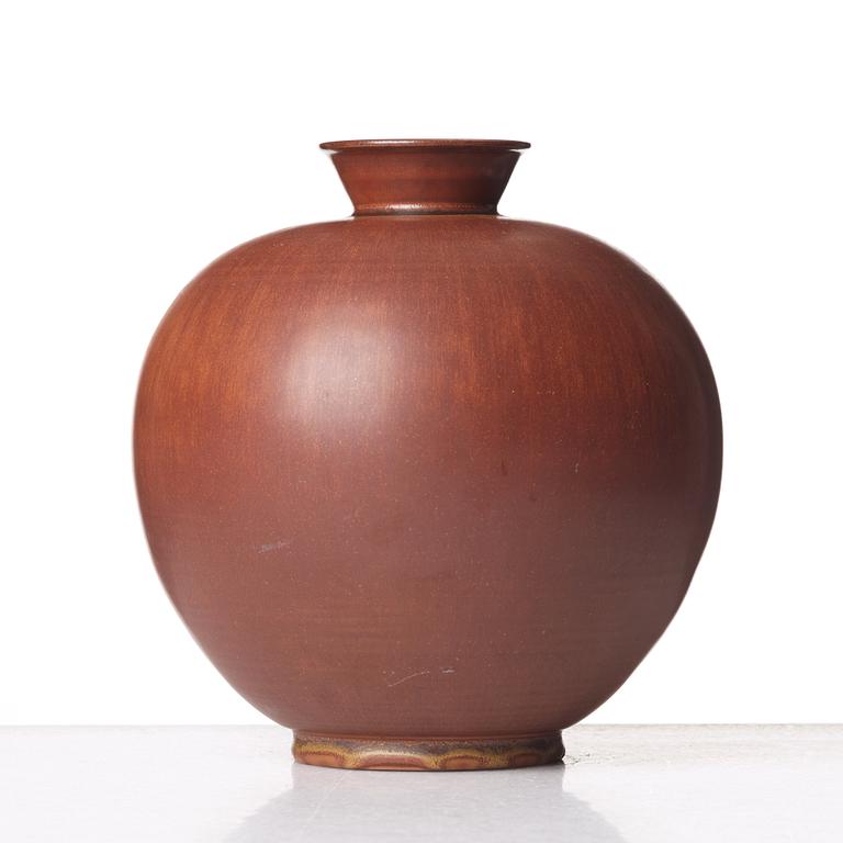 Erich & Ingrid Triller, a stoneware vase, Tobo, Uppland, Sweden.