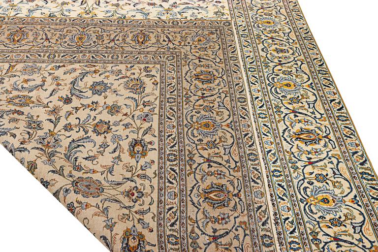 Matta, Keshan, ca. 389 x 287 cm.