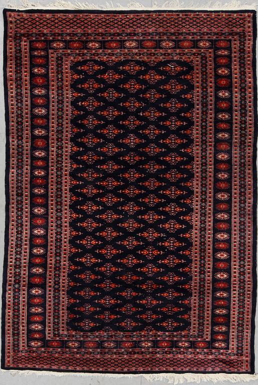 MATTA, old, Orientalisk, sannolikt Kashmere, ca 181x126.