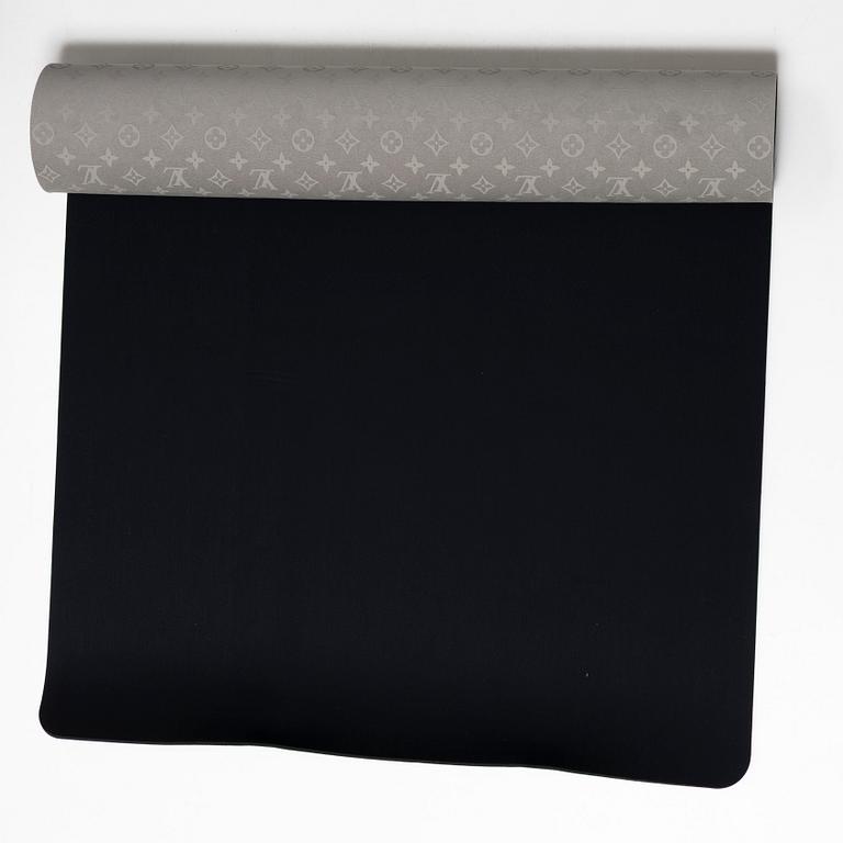 Louis Vuitton, Exercise mat.