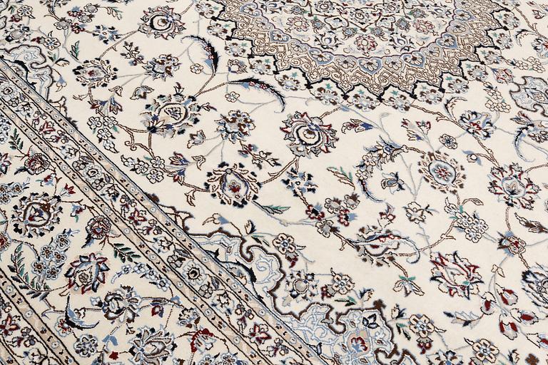 Matta, Nain, s.k. 9 LAA part silk, ca 437 x 307 cm.