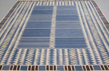 Barbro Nilsson, MATTA, "Salerno blå", rölakan, ca 300,5 x 219,5 cm, signerad AB MMF BN.