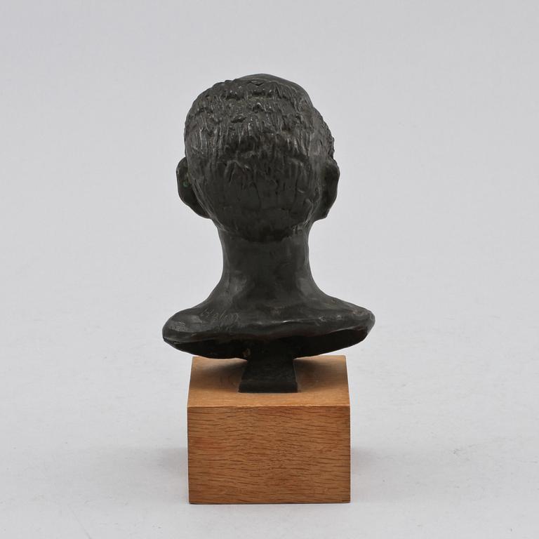 SKULPTUR, mörkpatinerad brons, signerad Holm, 1900-tal.