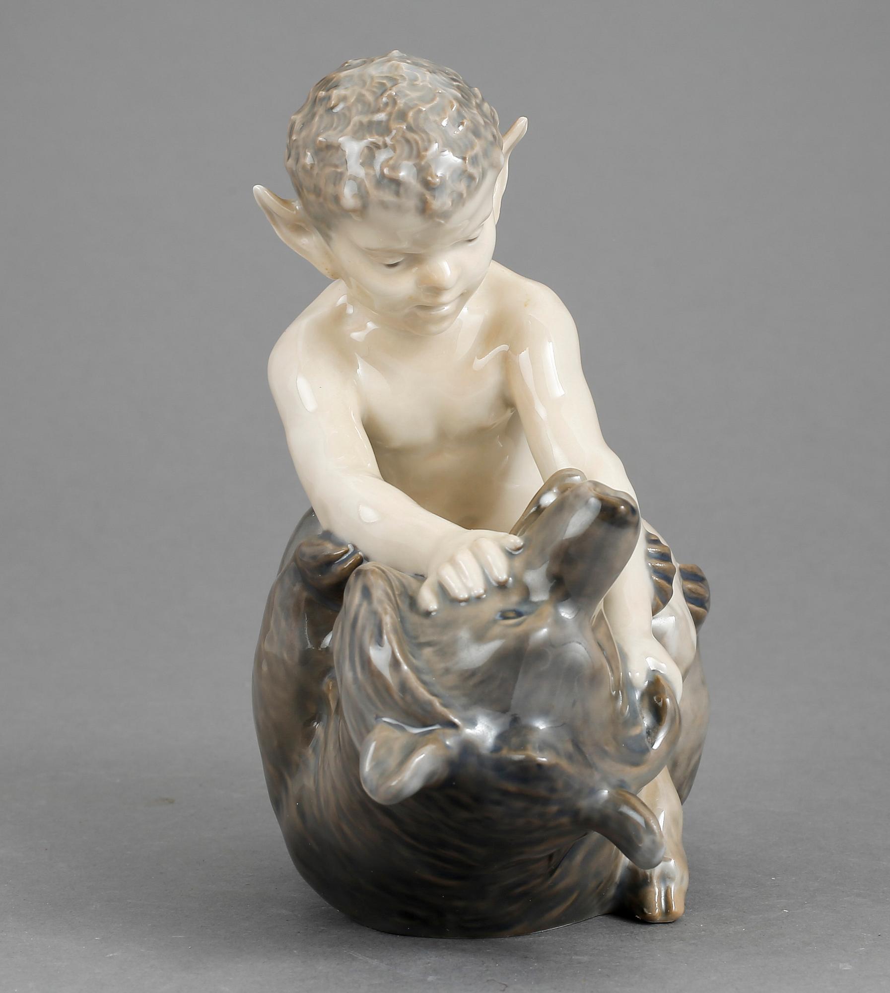 FIGURIN, porslin. Christian Thomsen, Royal Copenhagen.