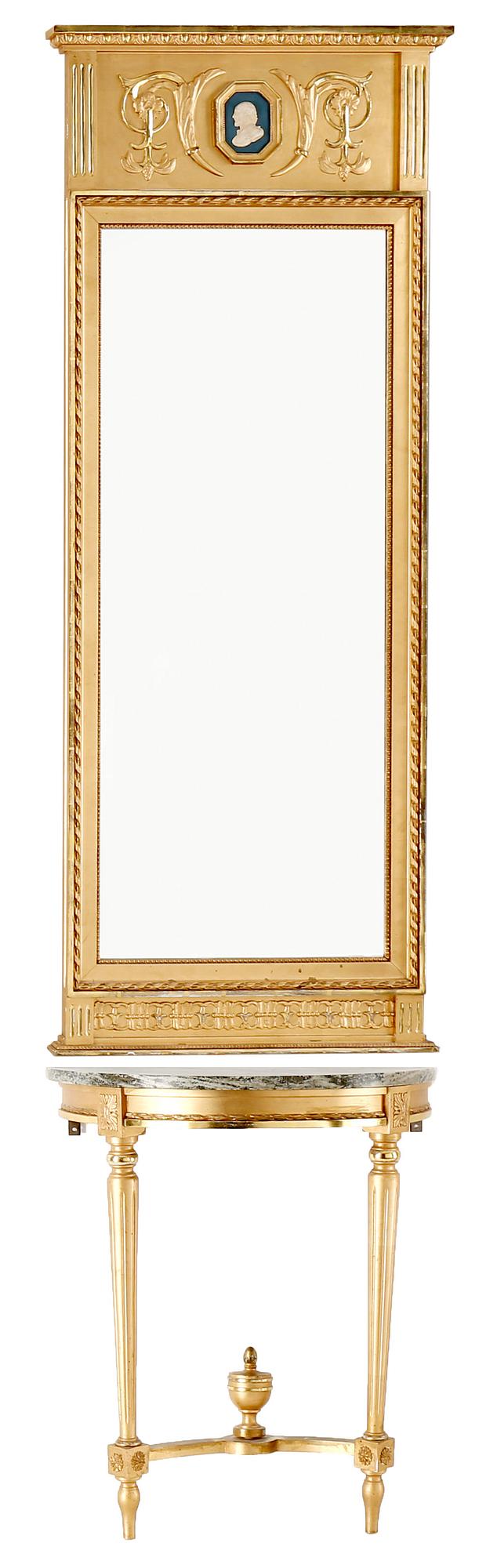 SPEGEL MED KONSOLBORD, gustaviansk stil. Omkring 1900-talets andra kvartal.