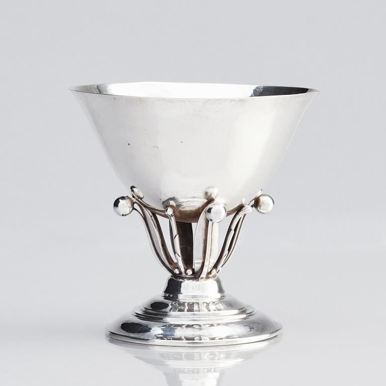 Georg Jensen, skål på fot, Köpenhamn 1918, 830/1000 silver, design nr 17.