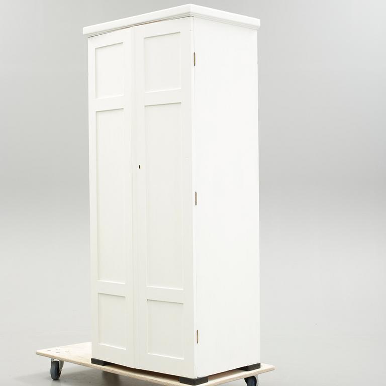 GARDEROB / KLÄDSKÅP, 1900-tal.