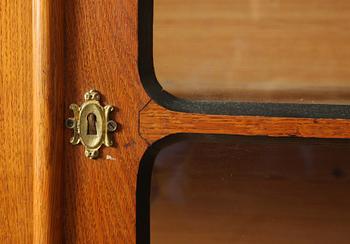 BOKSKÅP, omkring 1900.