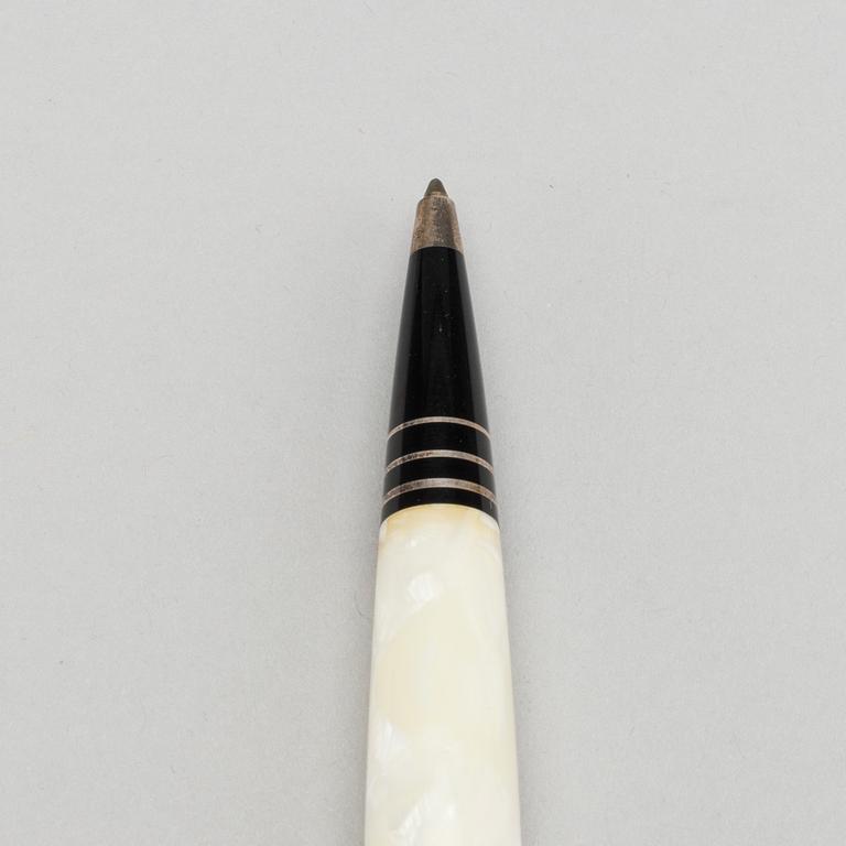 A writers edition F Scott Fitzgerald Montblanc ballpoint pen.