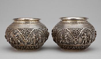 SKÅLAR, silver, ett par, Indien, 1900-tal, totalvikt ca 504 gram.