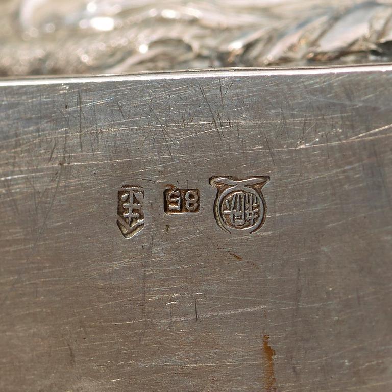 CIGARRASK, SALTKAR samt TÄNDSTICKSHÅLLARE, exportsilver. Bla Chen Hua, 1900-talets början.