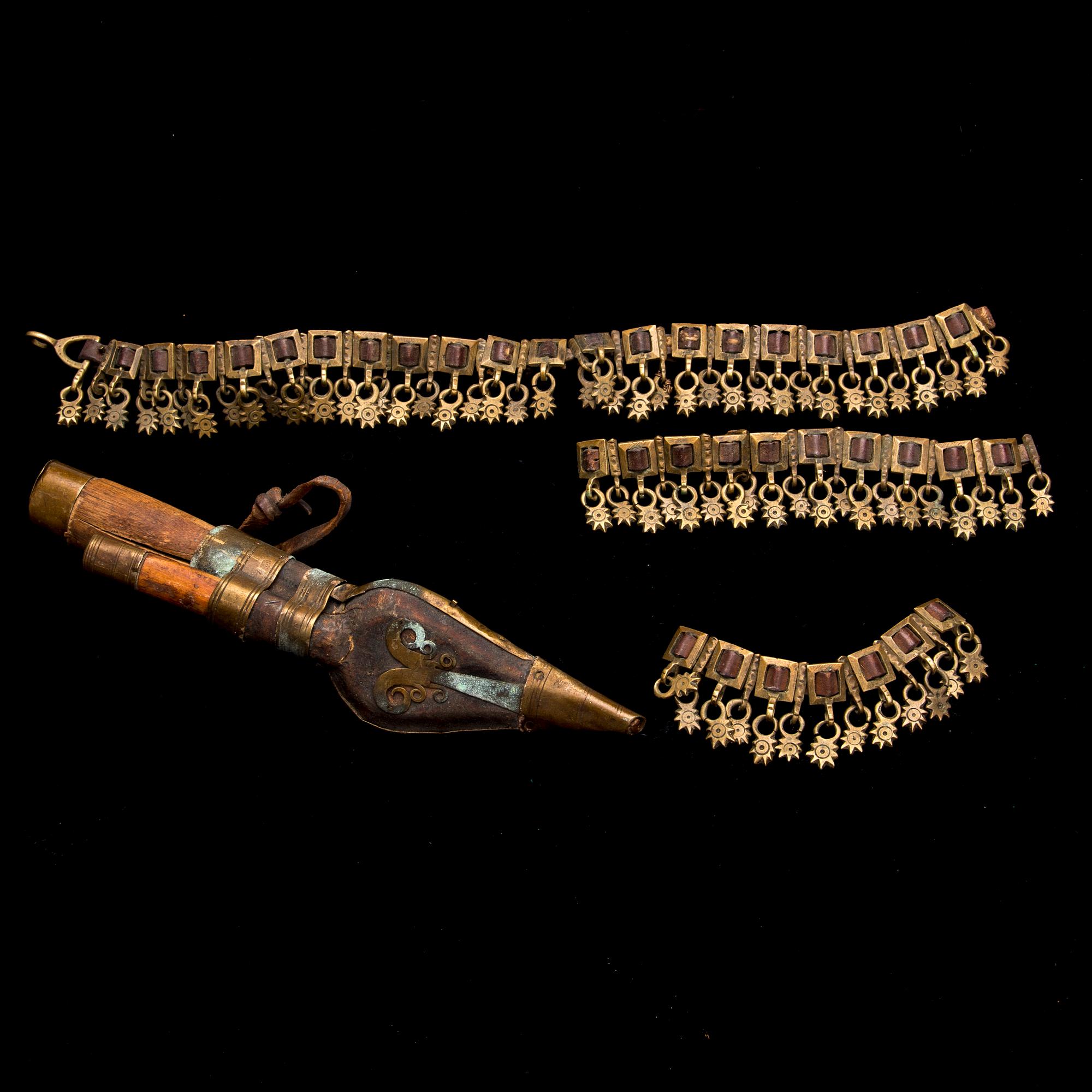 KNIV OCH BÄLTESFRAGMENT, Finland, Vörå 1800-tal.