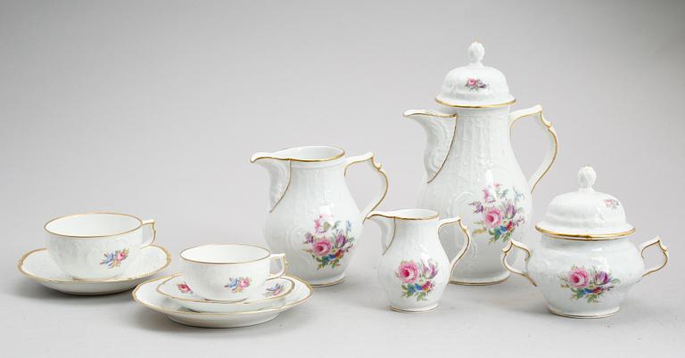 TE- OCH KAFFESERVIS, ca 45 delar, porslin, "Sanssouci", Rosenthal.