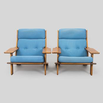 Esko Pajamies, fåtöljer, ett par "Pele", tillverkare Lepofinn 1970-tal.