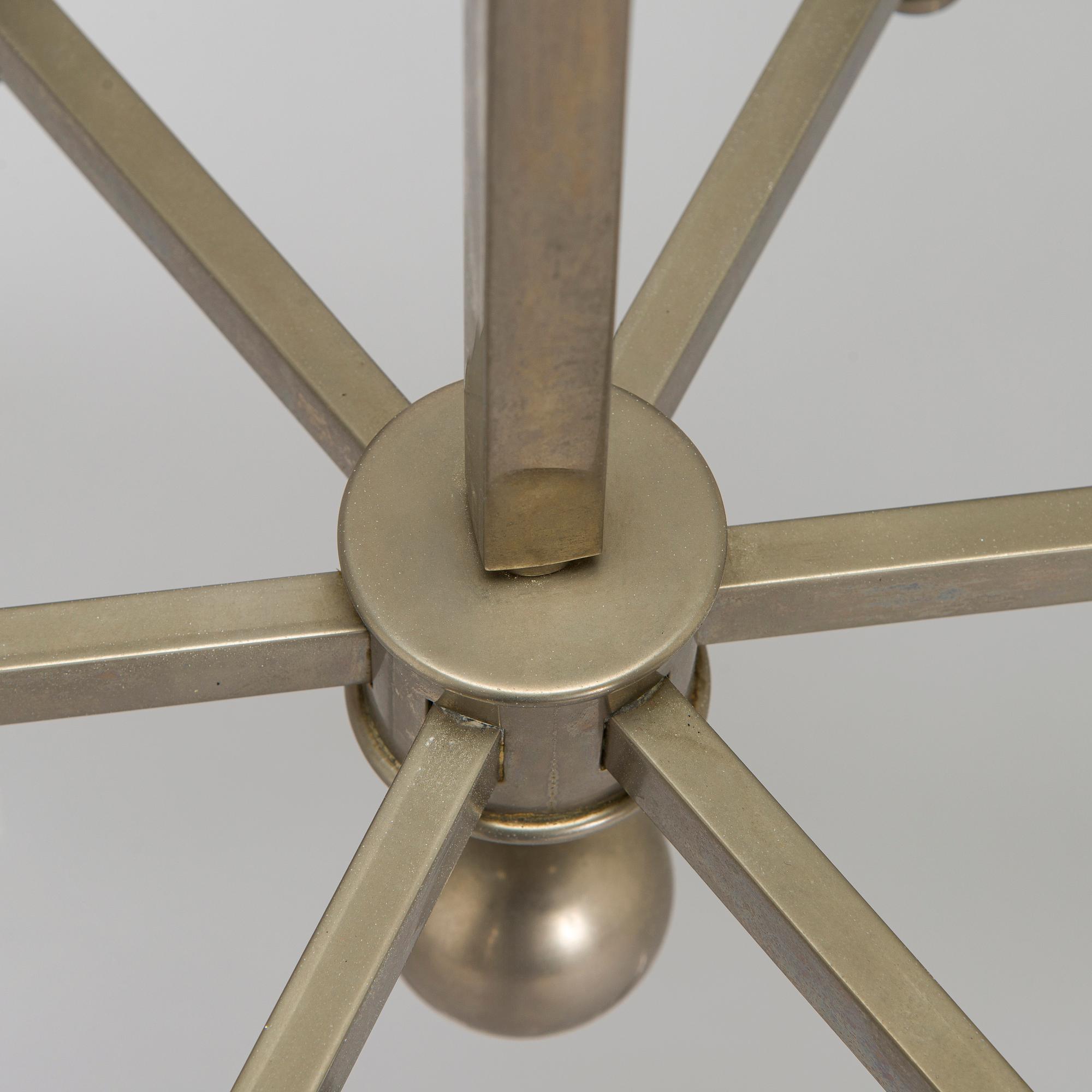Paavo Tynell, A 1930s made to order chandelier for Taito.