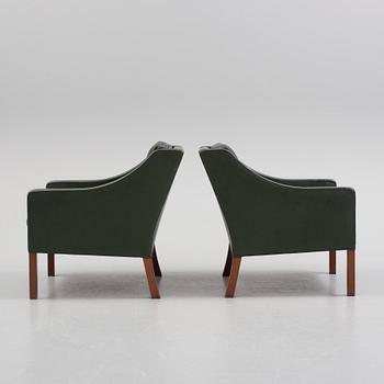 BØRGE MOGENSEN, a pair of easy chair model 2207-22.