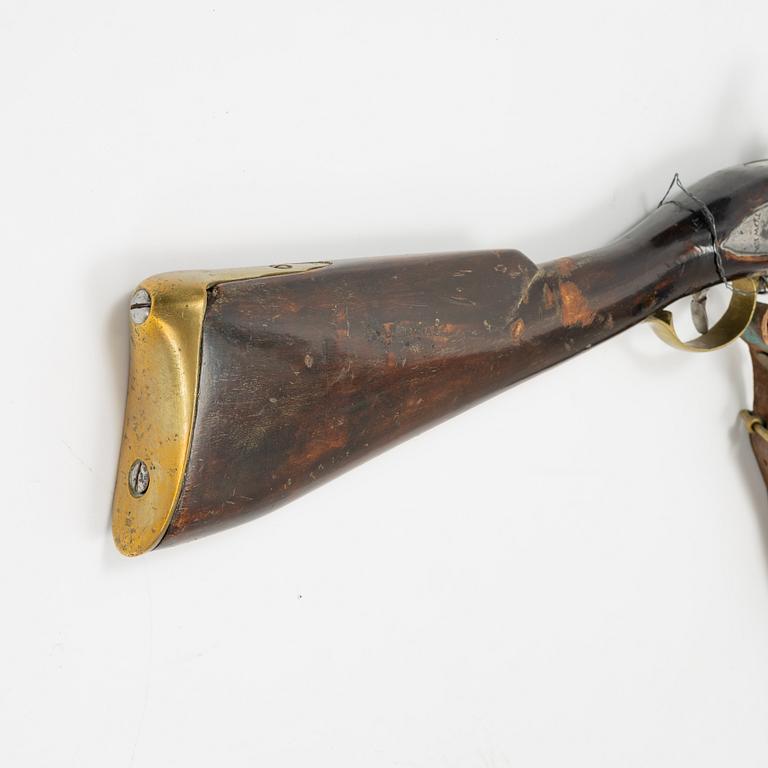 Flintlåsgevär, svenskt, reparationsmodell med engelskt lås.
